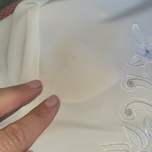 Beautiful white blouse - Picture 4 of 7